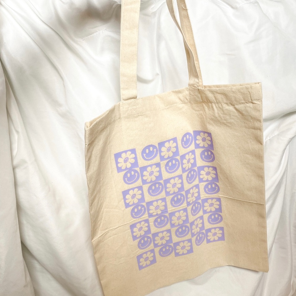 Smiley checkered tote bag